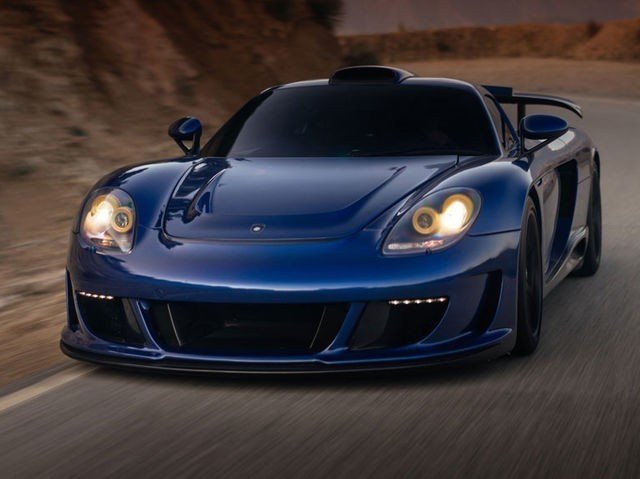 What size is the V10 in the Porsche Carrera GT?