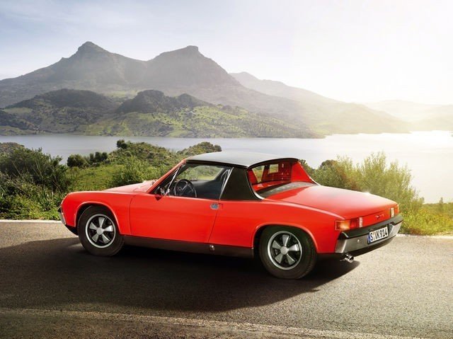 In 2005 the Toyota Prius won the "car of the year" award. Which Porsche model has also won this award?