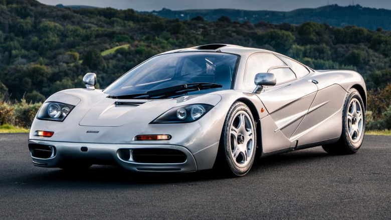 What was the top speed of the McLaren F1, which made it the world's fastest production car in 1994?