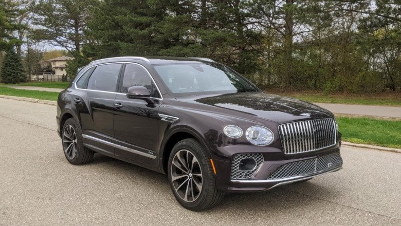 2023 Bentley Bentayga Road Test: 'Airline' spec is the way to travel