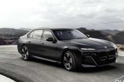 2023 BMW i7 review | Car Reviews