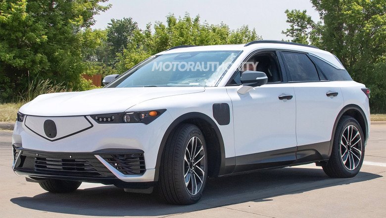2024 Acura ZDX spy shots