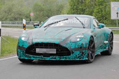 2024 Aston Martin Vantage spy shots and video