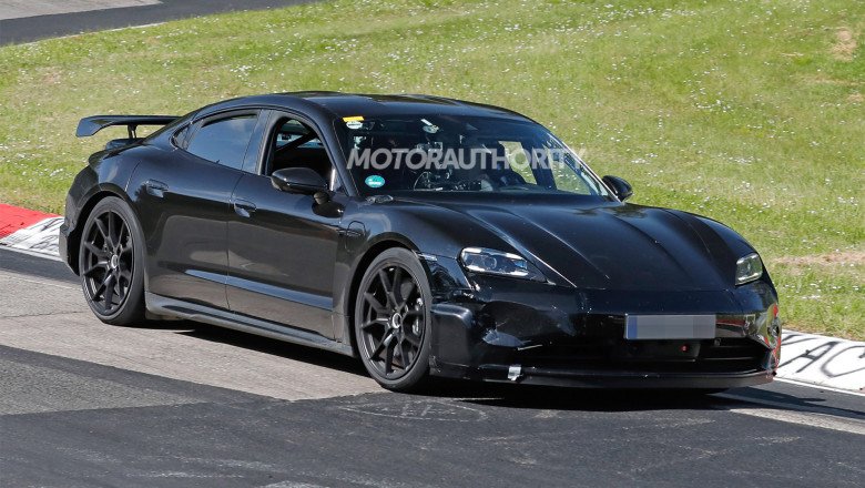 2024 Porsche Taycan Turbo GT spy shots