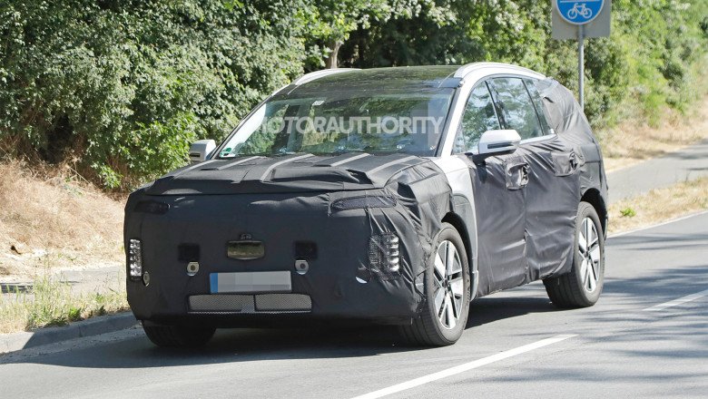 2025 Hyundai Ioniq 7 spy shots