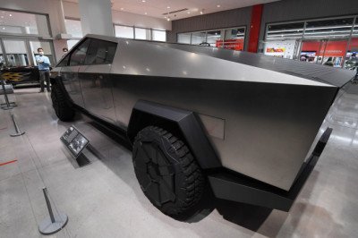 As Tesla Cybertruck Hype Soars, Skeptics Sound Off