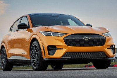Ford patents wireless EV charging system