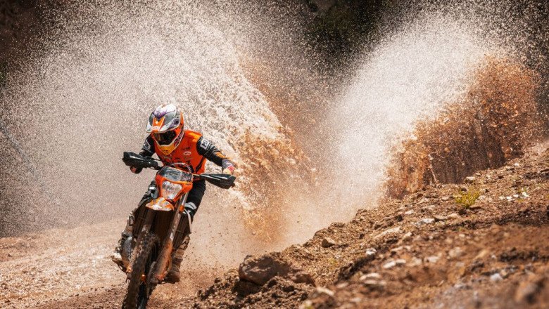 The Rise and Revival of Two-Stroke Engines in Dirt Bike Racing