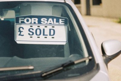 Millions of UK drivers lose £1,000 on average when selling their car