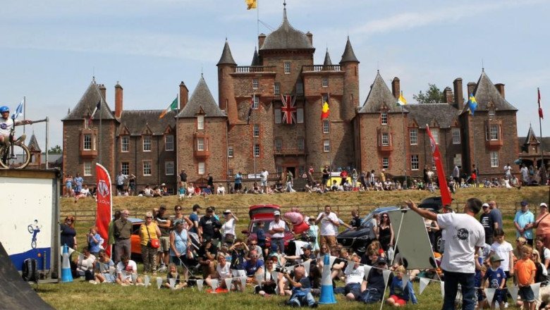 More then 1,000 classic and vintage cars on display at Thirlestane Castle