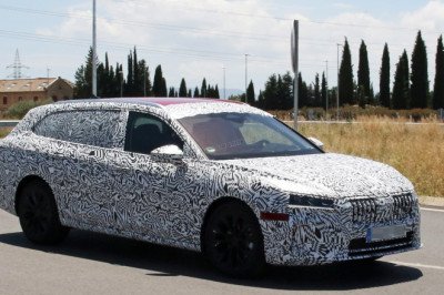 New Skoda Superb Estate boots up: latest spyshots