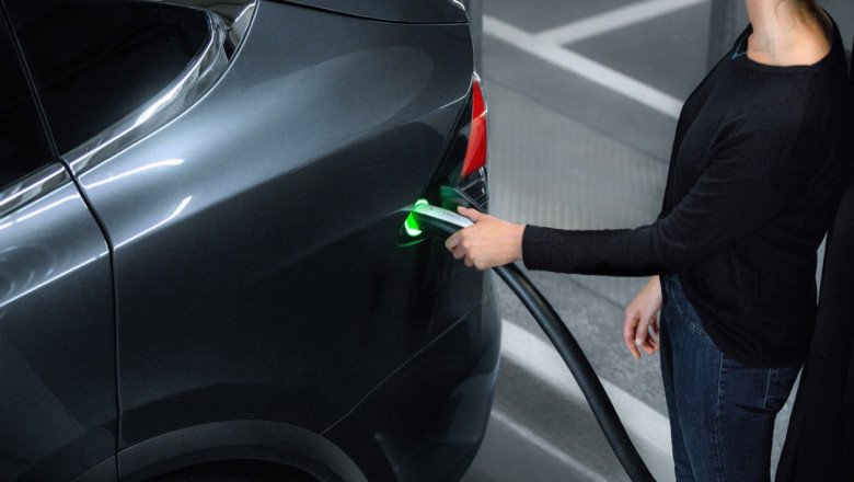 Texas requiring Tesla NACS connectors on state-funded chargers
