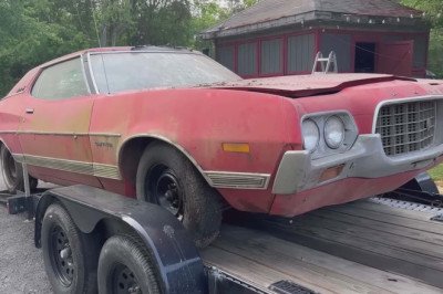 Watch 1972 Ford Gran Torino Get First Wash In 20 Years