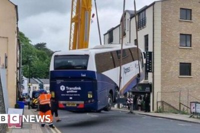 Londonderry: Another stuck bus sparks calls for better signs