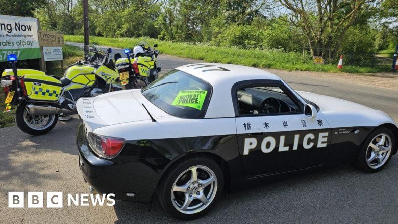 Northamptonshire police pull over 'Japanese' police car