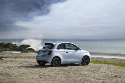 Fiat 500e Inspired by Los Angeles gets beach-inspired paint