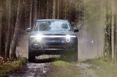 Rivian R1 and Toyota Crown Signia reviews, US-made Volvo, Hyundai, Kia EVs: The Week in Reverse