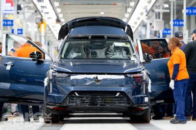 The Volvo EX90 – Volvo’s new electric flagship – FINALLY goes in to production