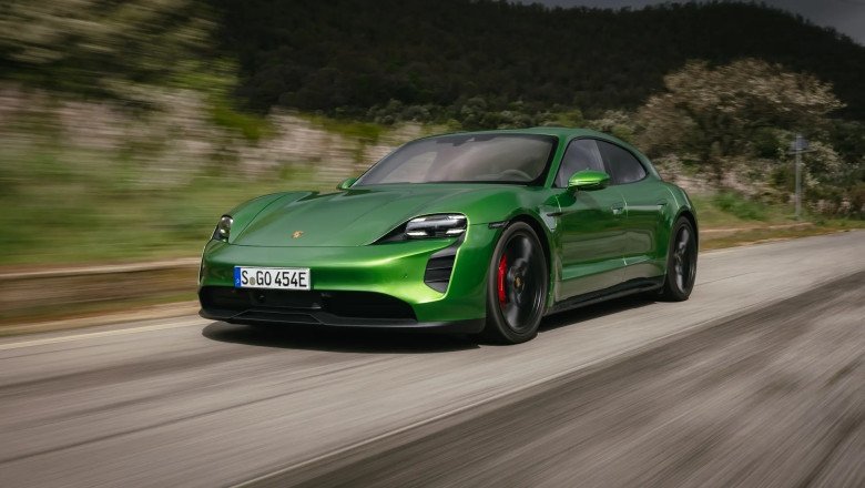 Over 27,000 Porsche Tacans recalled due to batteries short circuiting