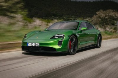 Over 27,000 Porsche Tacans recalled due to batteries short circuiting