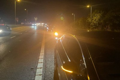 M4 pothole wrecks 20 cars in one go: Drivers line up along the hard shoulder (just days before M25 crater took out 58 cars)