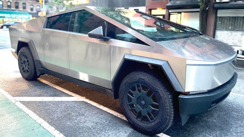 Some Dealers Use AI To Price Used Cybertrucks Because No One Seems To Know What That Price Should Be