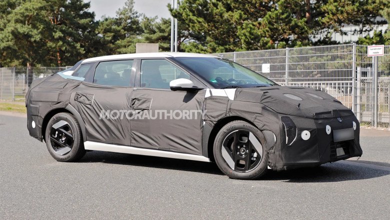 2026 Kia EV4 electric liftback caught on video
