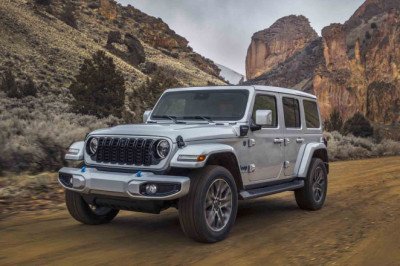 US consumers aren't buying PHEVs despite automakers embracing them