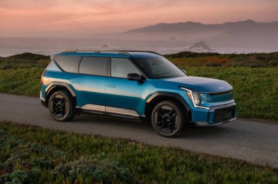 2025 Kia EV9 carries on with $700 price increase