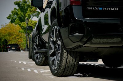 Chevrolet Silverado EV gets Sidewinder feature, GMC's CrabWalk for Chevy