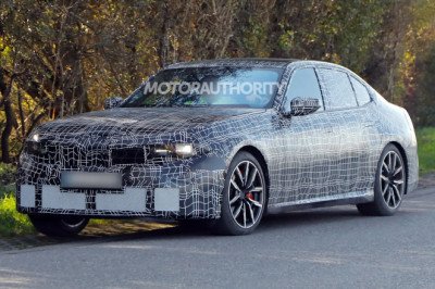 2027 BMW 3-Series spied with gas engine, Neue Klasse styling