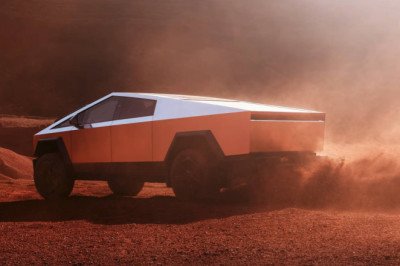 Tesla Cybertruck wrap option disappears