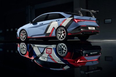 Racing-Inspired Hyundai Elantra N TCR Edition Has A Huge Swan-Neck Rear Wing