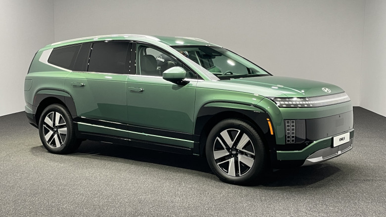 2026 Hyundai Ioniq 9 electric 3-row SUV bows with concept car looks