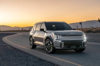 2026 Kia EV9 GT goes fast with 501 hp, charges fast with NACS port