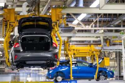 Ford plans to cut about 800 roles across the UK over the next three years as part of a wider European jobs cull