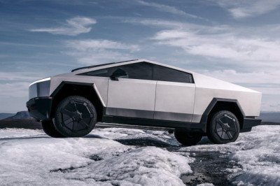 Tesla Cybertruck Owners Discover New Weakness: Magnets