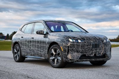 2026 BMW iX bridges the Neue Klasse EV current