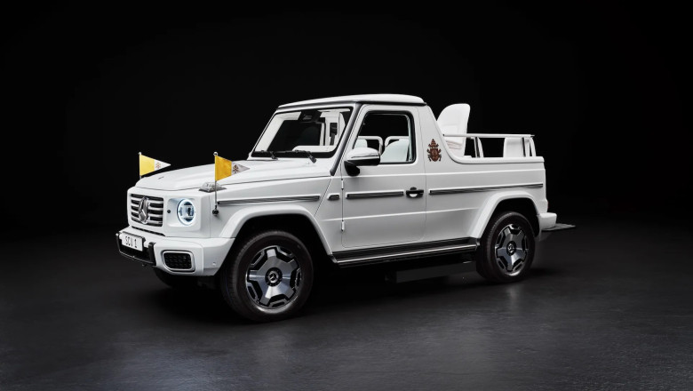 Mercedes-Benz gives Pope Francis the first electric Popemobile