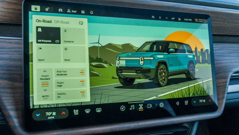 Rivians getting native text messaging in 2025, but not via CarPlay