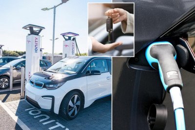 Plummeting used electric vehicle prices have triggered a 'car leasing crisis'