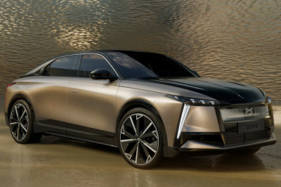 2025 DS N°8 revealed as French electric flagship