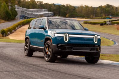 Rivian R1S: Green Car Reports Best Car To Buy 2025 finalist
