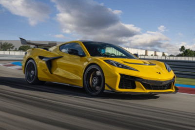 2025 Corvette ZR1 hits 9s, posts fastest 0-60 mph time yet
