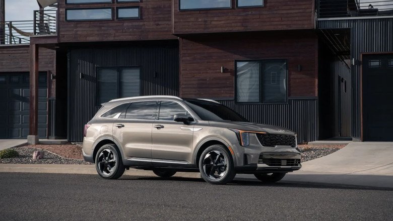 2025 Kia Sorento PHEV promptly recalled for fuel leak, possible fire