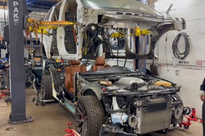 Body-Swapping A Hellcat With A Town And Country Is As Hard As It Sounds
