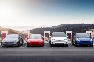 Feds investigating 2.6M Teslas over Smart Summon remote driving feature