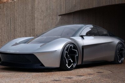 Chrysler Insists It's Still A Car Company And Is Totally Developing New Cars You Just Can't See Yet