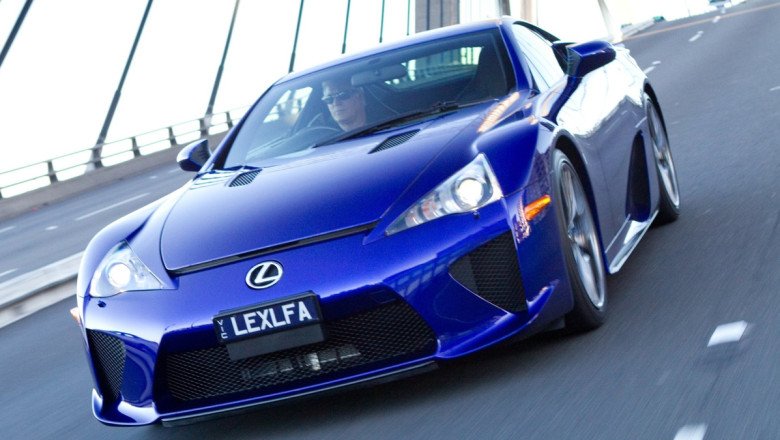 Spend 3 Hours Listening To The Lexus LFA’s V10 Roar