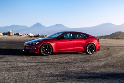 Tesla Model S and X recalled due to torn airbags